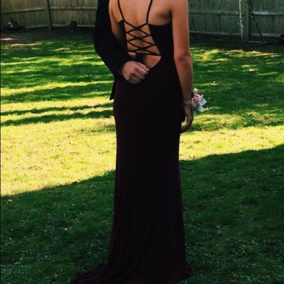 Faviana Jersey V-Neck Dress - Picture 7 of 8